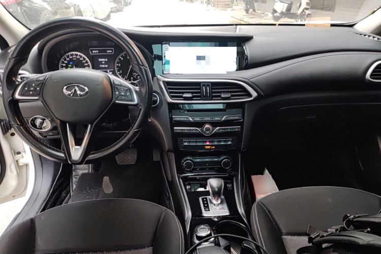 Used Infiniti QX30 2017 2.0T Four-Wheel Drive Fashion Edition Center Console