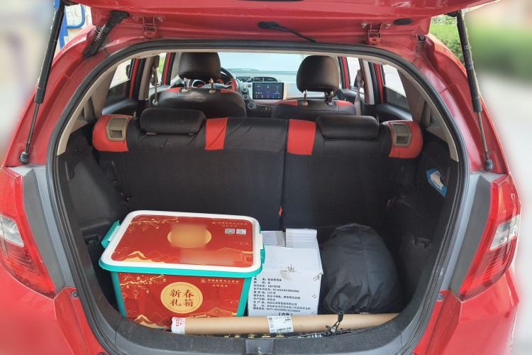 Used Honda Fit 2011 1.5L Automatic Luxury Edition Trunk