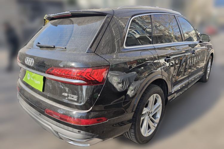 Used Audi Q7 2023 45 TFSI quattro S line Sport model
