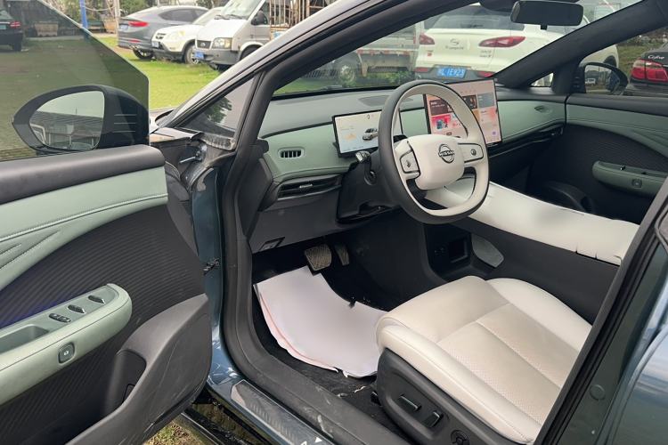 Used Nissan N7 2025 625 Max Driver Seat