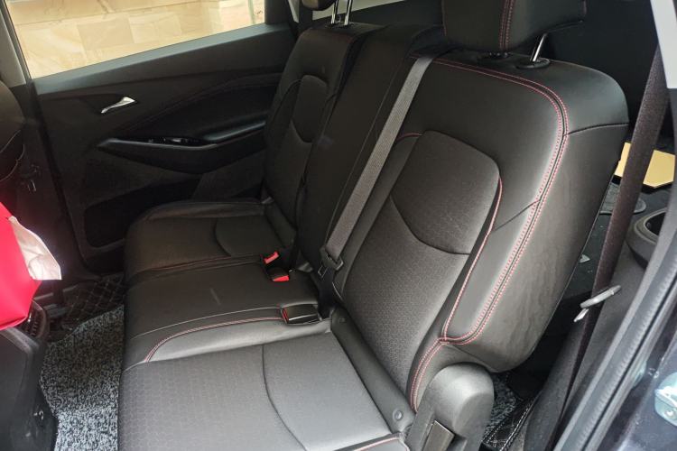 Used Chevrolet Orlando 2020 Light Hybrid Redline 530T Automatic Enjoyment Edition (5+2 Models) Left Rear Seat