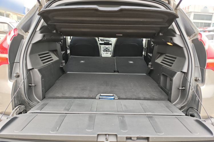 Used Peugeot 3008 2015 2.0L Automatic Classic Edition
