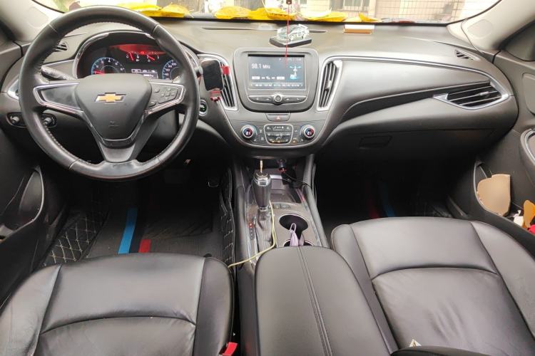 Used Chevrolet Malibu XL 2017 1.5T Automatic Ruichi Edition Center Console