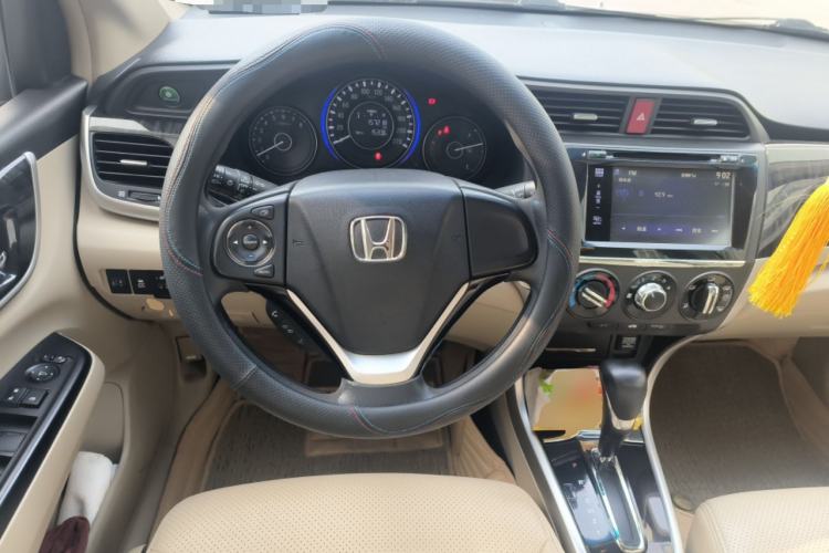 Used Honda Crider 2013 1.8L automatic luxury edition
