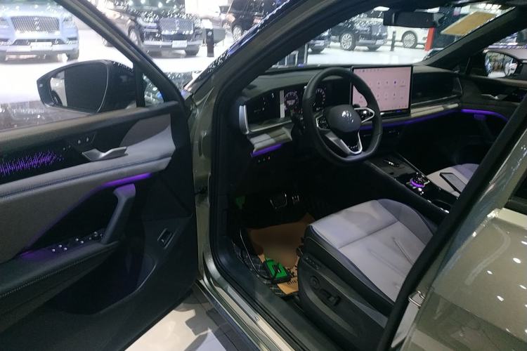 Used Volkswagen Tayron 2025 Tiguan L 380TSI 4Motion Luxury Easy Package Driver Seat