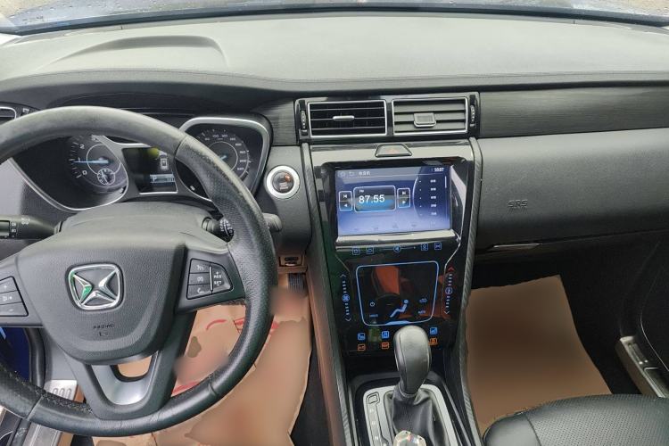 Used JMC Yusheng S330 2016 1.5L GTDi Automatic Two-Wheel Drive Flagship Edition
