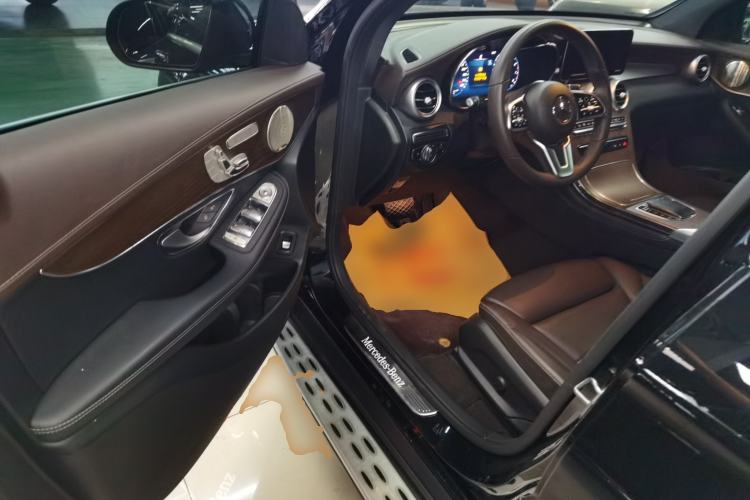 Used Mercedes-Benz GLC 2022 Refreshed GLC 300 L 4MATIC Dynamic Edition Driver Seat