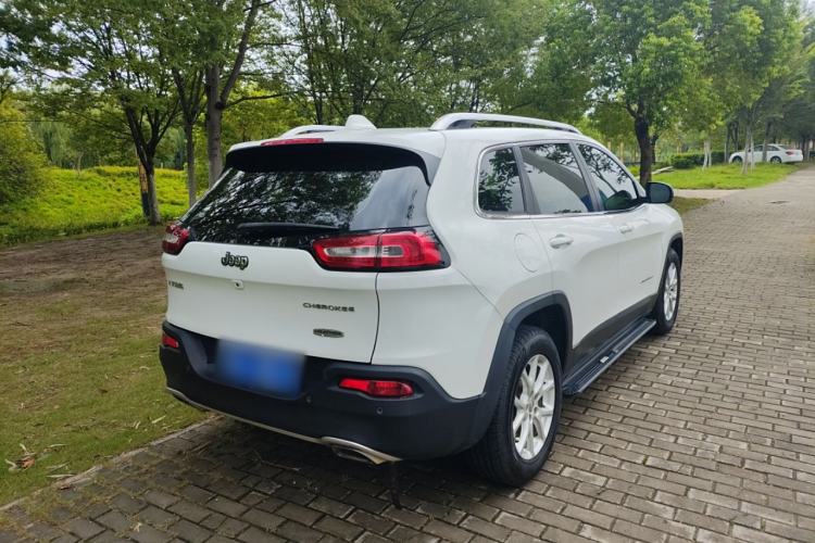 Used Jeep Cherokee 2016 2.4L Professional Edition