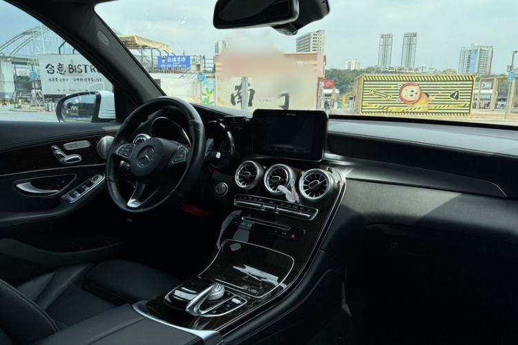 Used Mercedes-Benz GLC 2017 GLC 260 4MATIC Luxury Model
