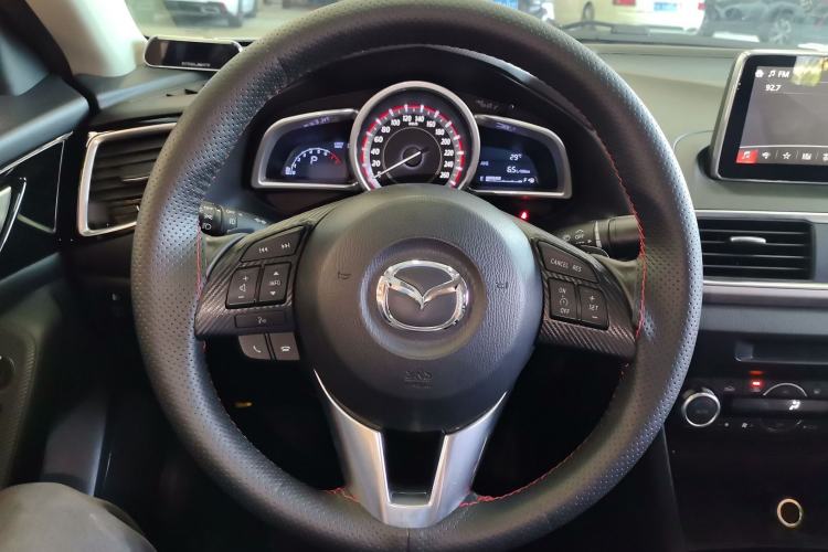 Used Mazda Mazda 3 Axela 2016 Sedan 2.0L Automatic Sport Model