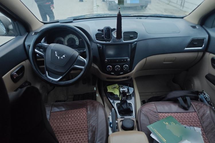 Used Wuling Hongguang 2014 1.5L S Luxury Model
