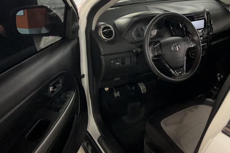 Used Great Wall M4 2014 1.5L Manual Comfort Model Interior 3