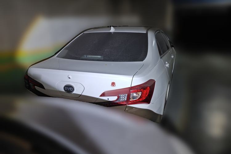 Used BYD Qin New Energy 2015 1.5T Dual-Crown Flagship Plus Edition
