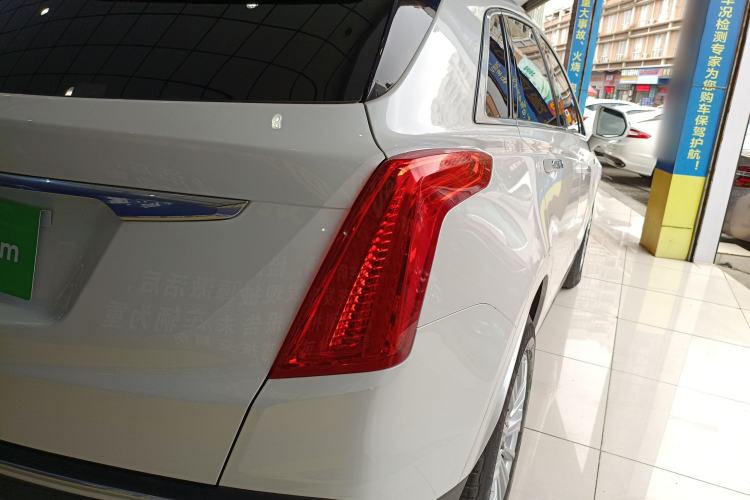 Used Cadillac XT5 2018 25T Tech Model
