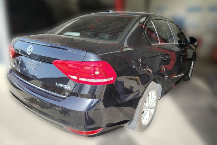 Used Volkswagen Lavida 2017 1.6L Automatic Comfort Edition
