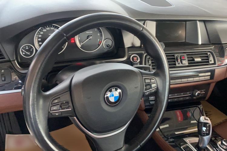 Used BMW 5 Series 2017 520Li Elegant Edition Audio And AC Panel