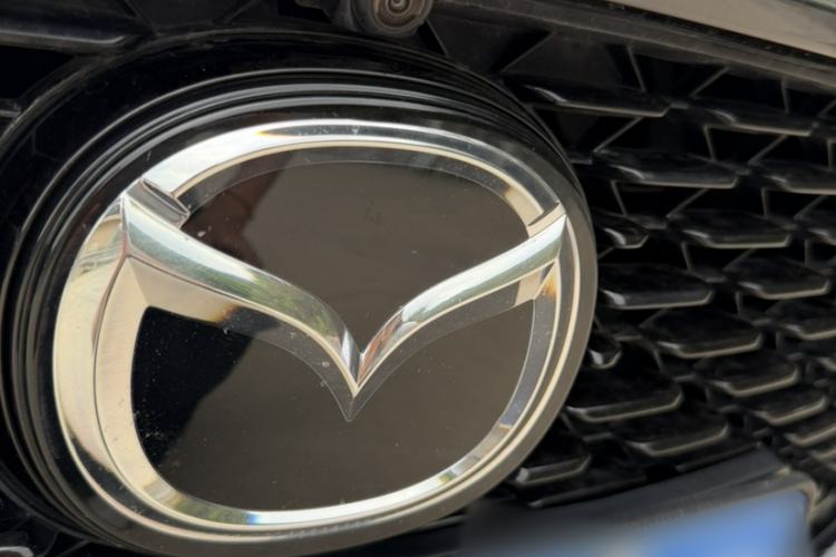 Used Mazda 3 Axela 2021 2.0L Automatic ZhiZun Edition
