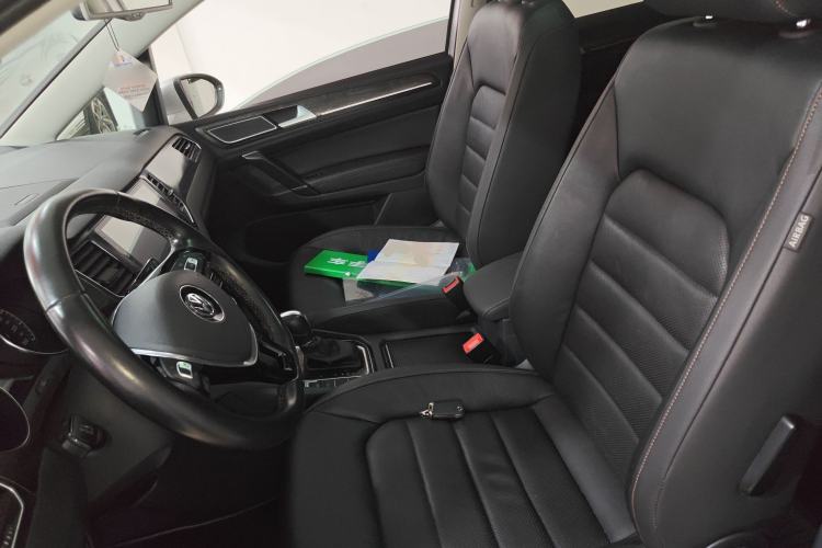 Used Volkswagen Golf Sportsvan 2016 230TSI Automatic Luxury Version Left Front Seat