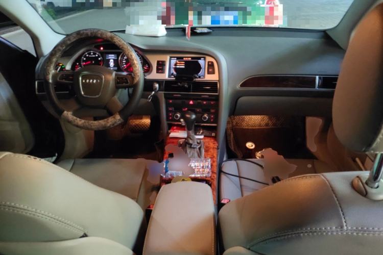 Used Audi A6L 2011 2.0 TFSI Automatic Standard Edition Center Console