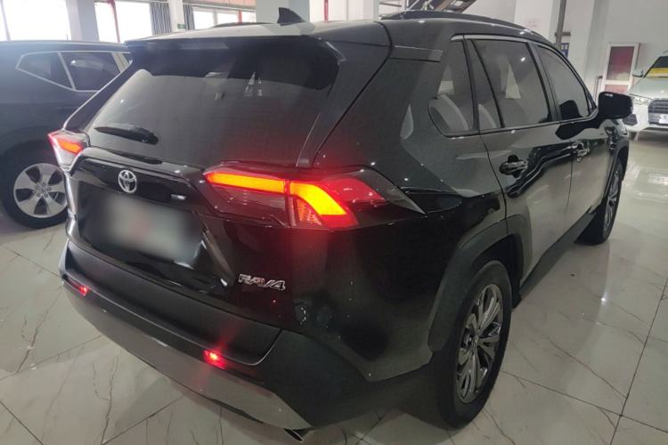 Used Toyota RAV4 2023 2.0L CVT Two-Wheel Drive Fashion Plus Edition Rear Right 45 Deg
