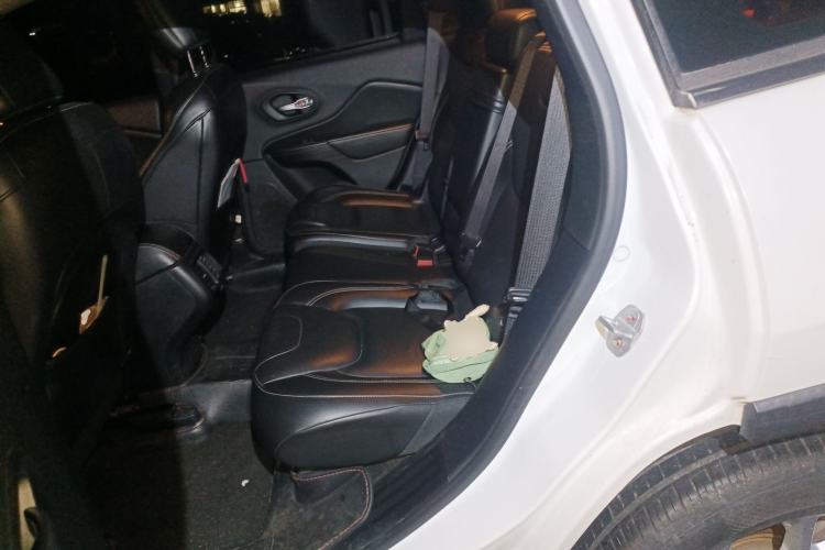 Used Jeep Cherokee 2016 2.0L Superior Edition