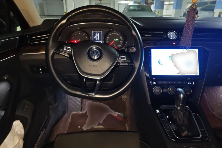 Used Volkswagen Magotan 2017 330TSI DSG Luxury Model Steering Wheel