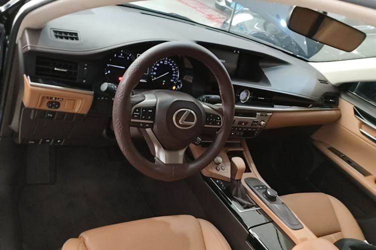 Used Lexus ES 2015 200 Elite Edition
