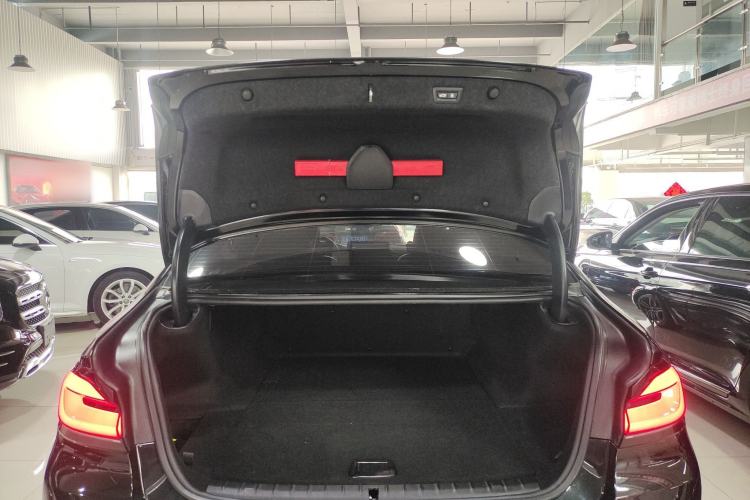 Used BMW 5 Series New Energy 2022 Updated Version 535Le Luxury Package Trunk