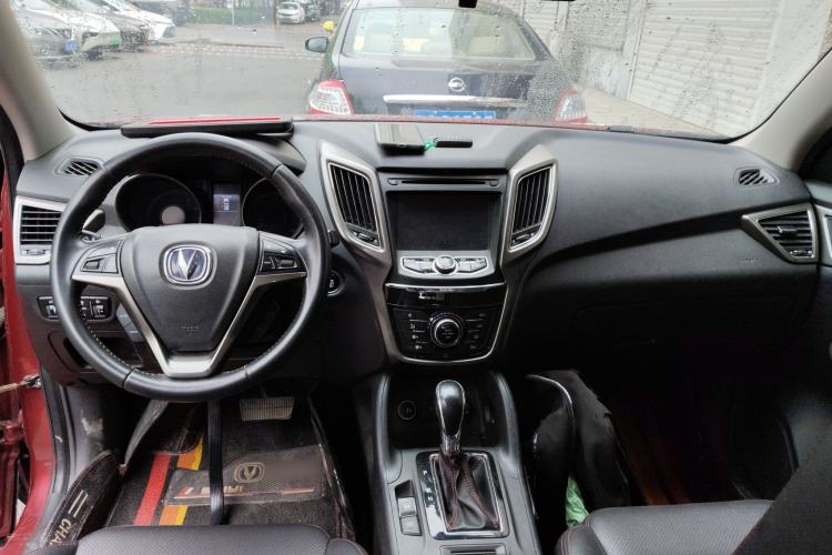Used CHANGAN CS75 2014 1.8T Automatic Elite Model China IV Standard Center Console