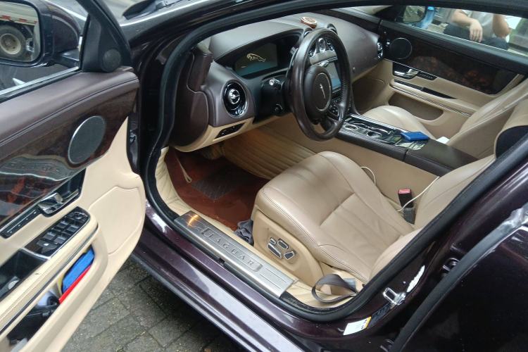 Used Jaguar XJ 2011 XJL 3.0 Panoramic Business Edition Driver Seat