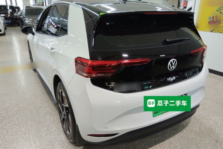 Used Volkswagen ID.3 2024 Outstanding Edition Rear Left 45 Deg