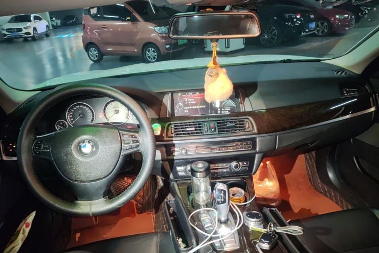 Used BMW 5 Series 2014 525Li Leading Model
