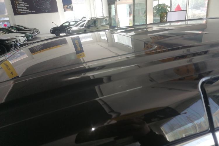 Used VOYAH Dream 2025 EV Four-Wheel Drive Flagship Kunpeng Edition
