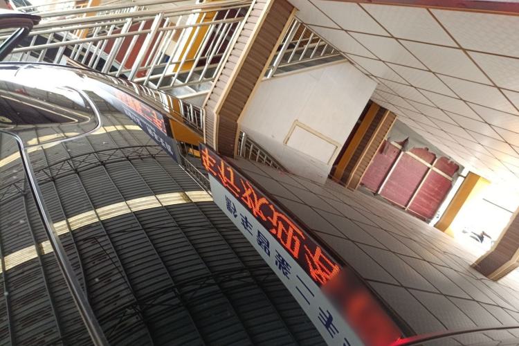 Used Geely Galaxy M9 2025 Model 100km Two-Wheel-Drive Smart Navigation Edition
