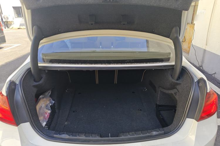 Used BMW 3 Series 2013 320Li Fashion Model Trunk