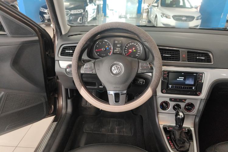 Used Volkswagen Gran Lavida 2013 1.6L Automatic Comfort Model