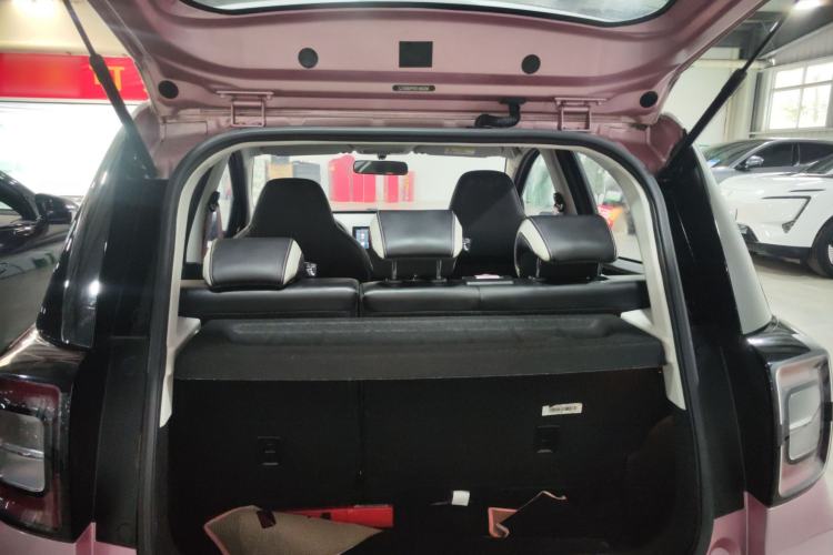 Used SOL E10X 2021 302 km Range Fashion Edition 31.4 kWh Trunk