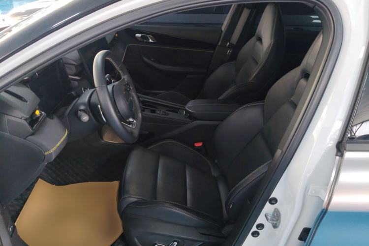 Used Lynk & Co 03 2023 2.0TD DCT JingPro
