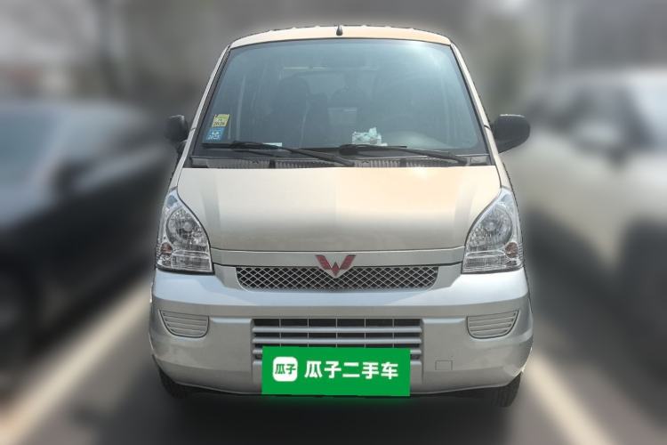 Used Wuling Rongguang EV 2022 Basic Model Enclosed-Window Vehicle with 2 Seats Equipped with Penghui Battery Front