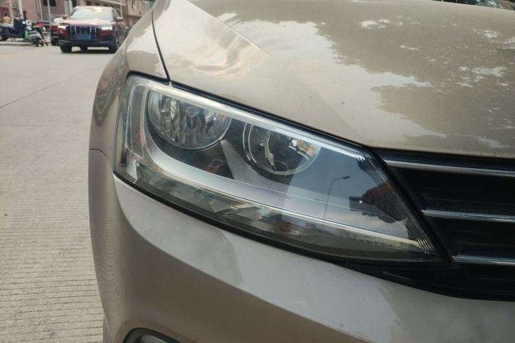 Used Volkswagen Sagitar 2015 1.6L Manual Comfort Model