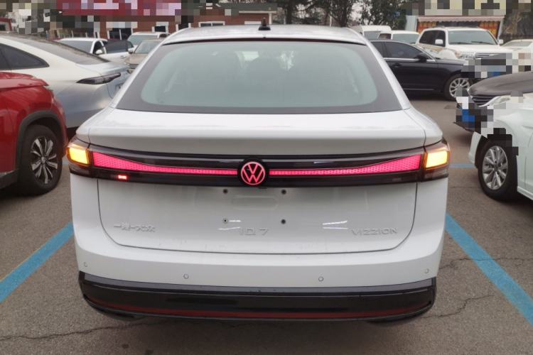 Used Volkswagen ID.7 VIZZION 2024 AIR model
