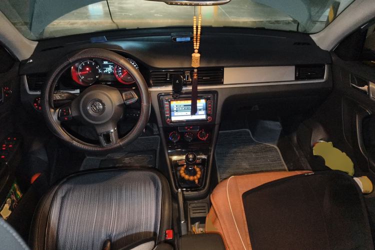 Used Volkswagen Bora 2015 Zhuihui Edition 1.6L Manual Comfort Model
