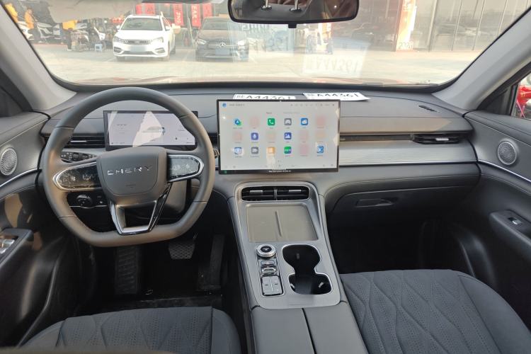 Used Chery Tiggo 8 PLUS C-DM 2025 1.5T 116 km Luxury Version 5 Seats
