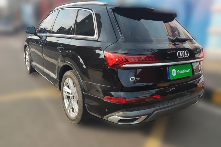 Used Audi Q7 2023 45 TFSI quattro S line Sport model
