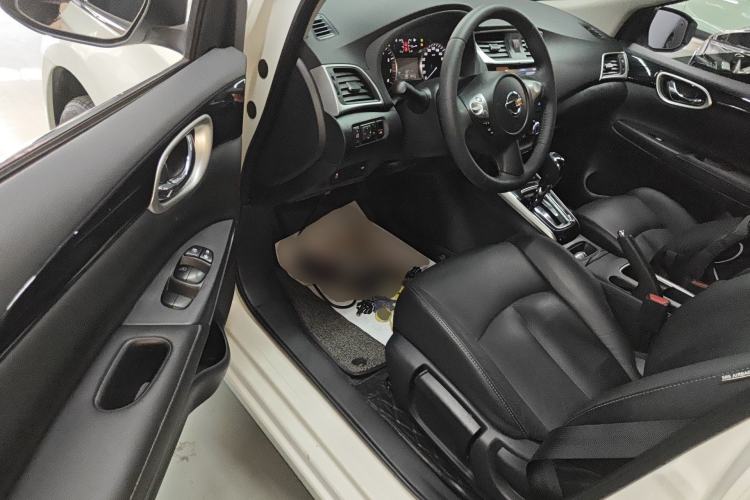 Used Nissan Sylphy 2019 1.6XV CVT Smart Connect Luxury Edition China VI Standard Driver Seat