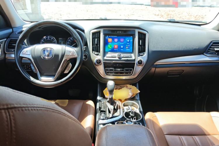 Used CHANGAN CS95 2017 2.0T Four-Wheel Drive ZhiZun Edition Center Console