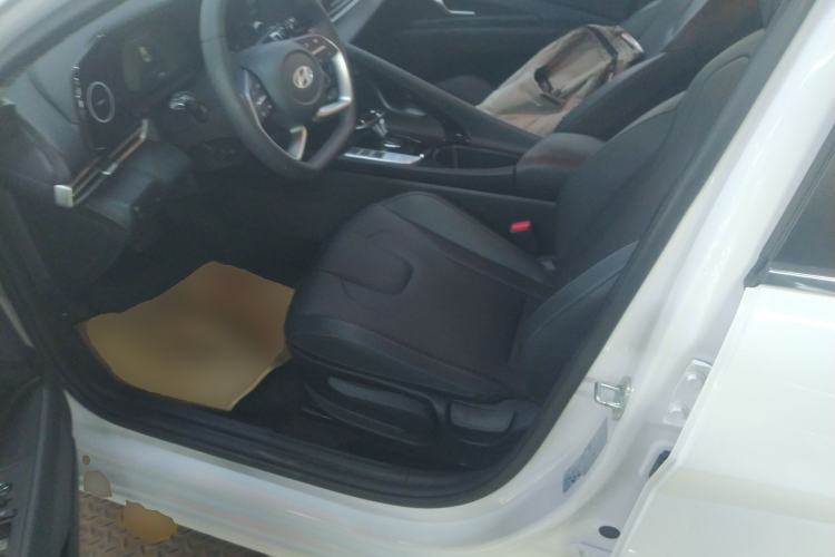 Used Hyundai Elantra 2023 1.5L CVT GLX Elite Edition
