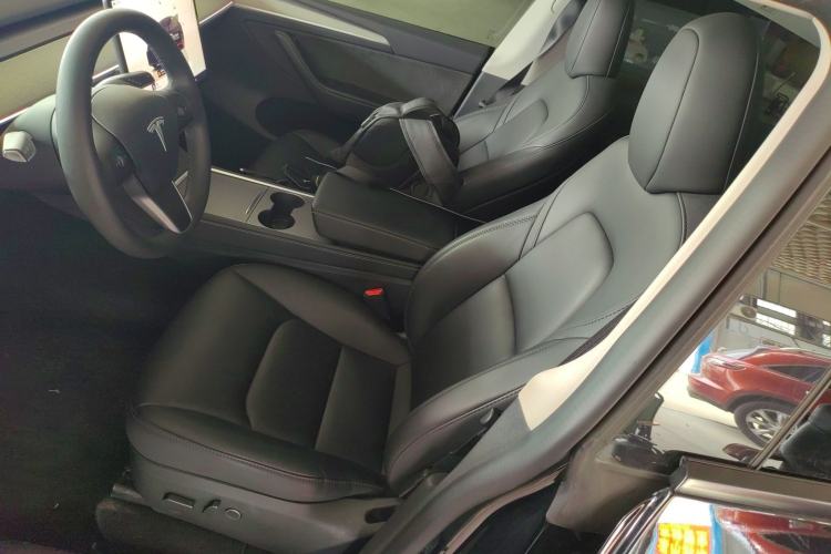 Used Tesla Model Y 2023 Rear-Wheel-Drive Version Left Front Seat