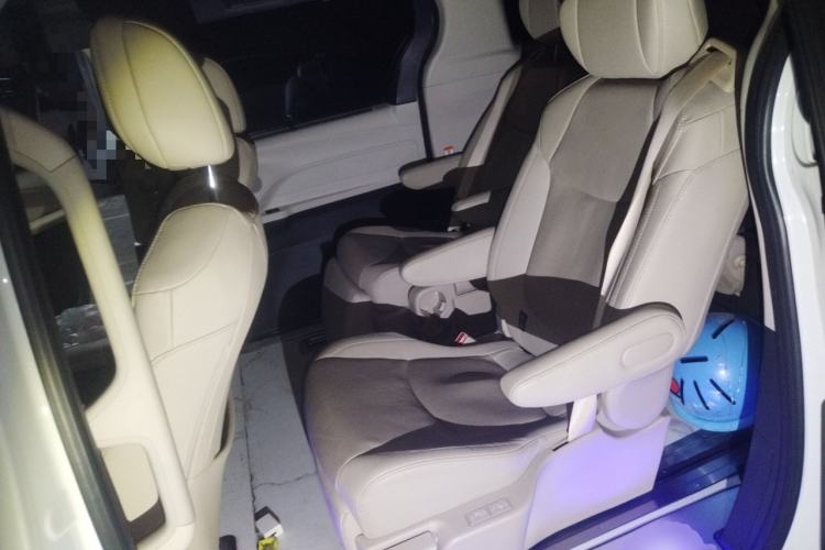 Used Toyota Granvia 2022 2.5L Hybrid Prestige Edition
