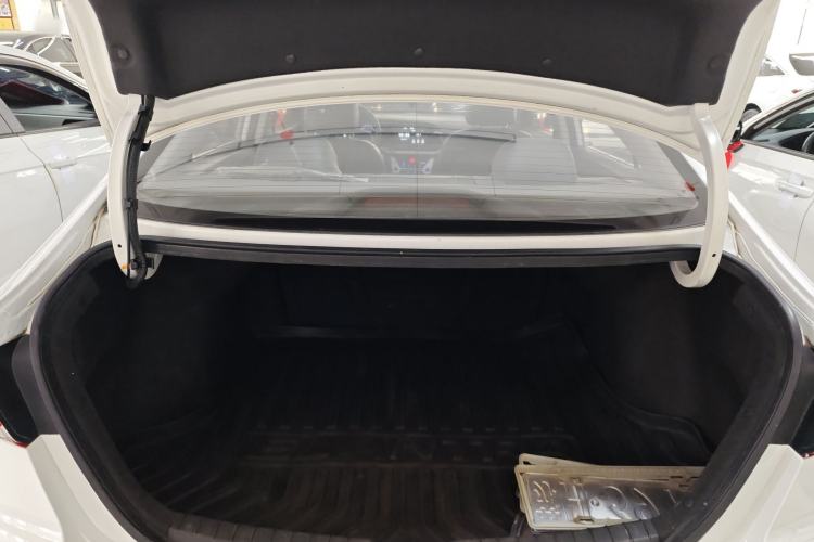 Used Hyundai Elantra (6th Generation / Lingdong) 2016 1.6L Automatic ZhiXuan – Elite Version Trunk